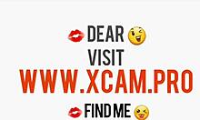 वेबकैम पर अपनी बड़ी गांड के साथ Xcams सोरोरिटी लड़की को खेलते हुए देखें