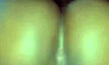 गेबोनीज़ लेस्बियन सुंदरता कैमरे पर वाइब्रेटर के साथ मस्तुरबेट करती हुई